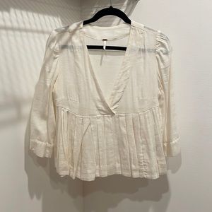 Low cut white top Size S